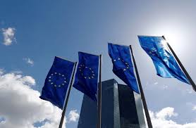 Zona euro – Fiducia investitori ottobre a minimi 6,5 anni