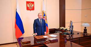 Materie prime: il presidente Putin firma decreto di divieto import ed export in o dalla Russia