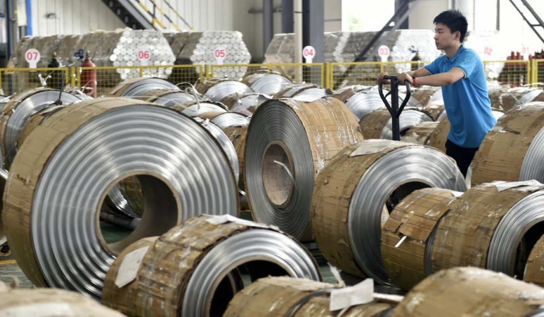 Alluminio: i prezzi scendono nonostante le chiusure delle fonderie abbiano intaccato l’offerta