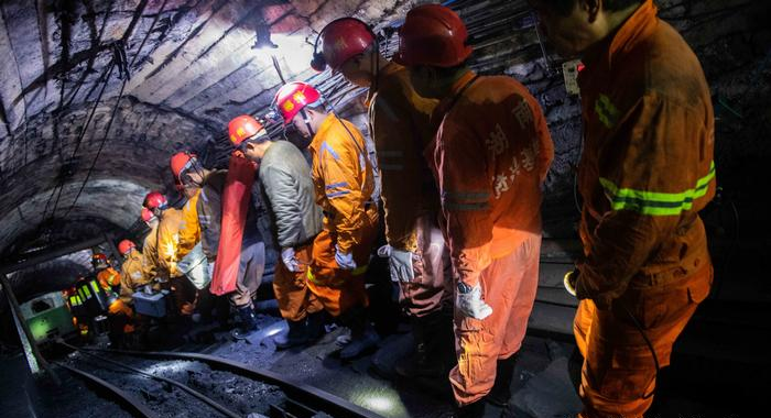 Carbone: dieci morti e sei feriti dopo il crollo di una miniera in Cina