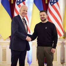 Sanzioni e dazi: gli Stati Uniti colpiscono la Russia in occasione dell’anniversario della guerra in Ucraina