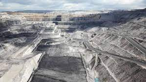 Glencore chiuderà le miniere di rame di Mount Isa entro il 2025, tagliando 1.000 posti di lavoro