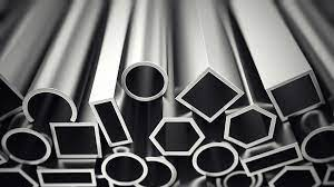 Alluminio: la quota di metallo russo nei magazzini dell’LME resta al 90%