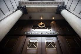 Il London Metal Exchange e il Nuovo Capitolo per le Consegne Globali: Il Caso di Jeddah e Hong Kong