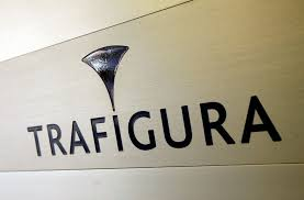 Trafigura e il mercato del piombo: affari redditizi nei magazzini del LME a Singapore